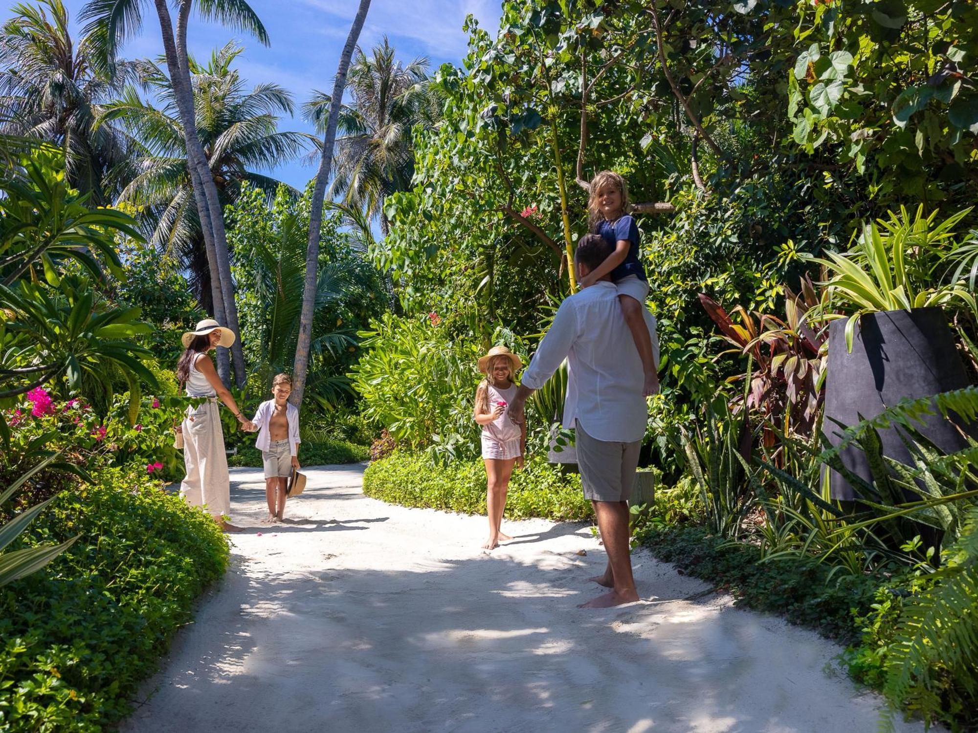 The Nautilus Maldives Otel Kamadhoo Dış mekan fotoğraf